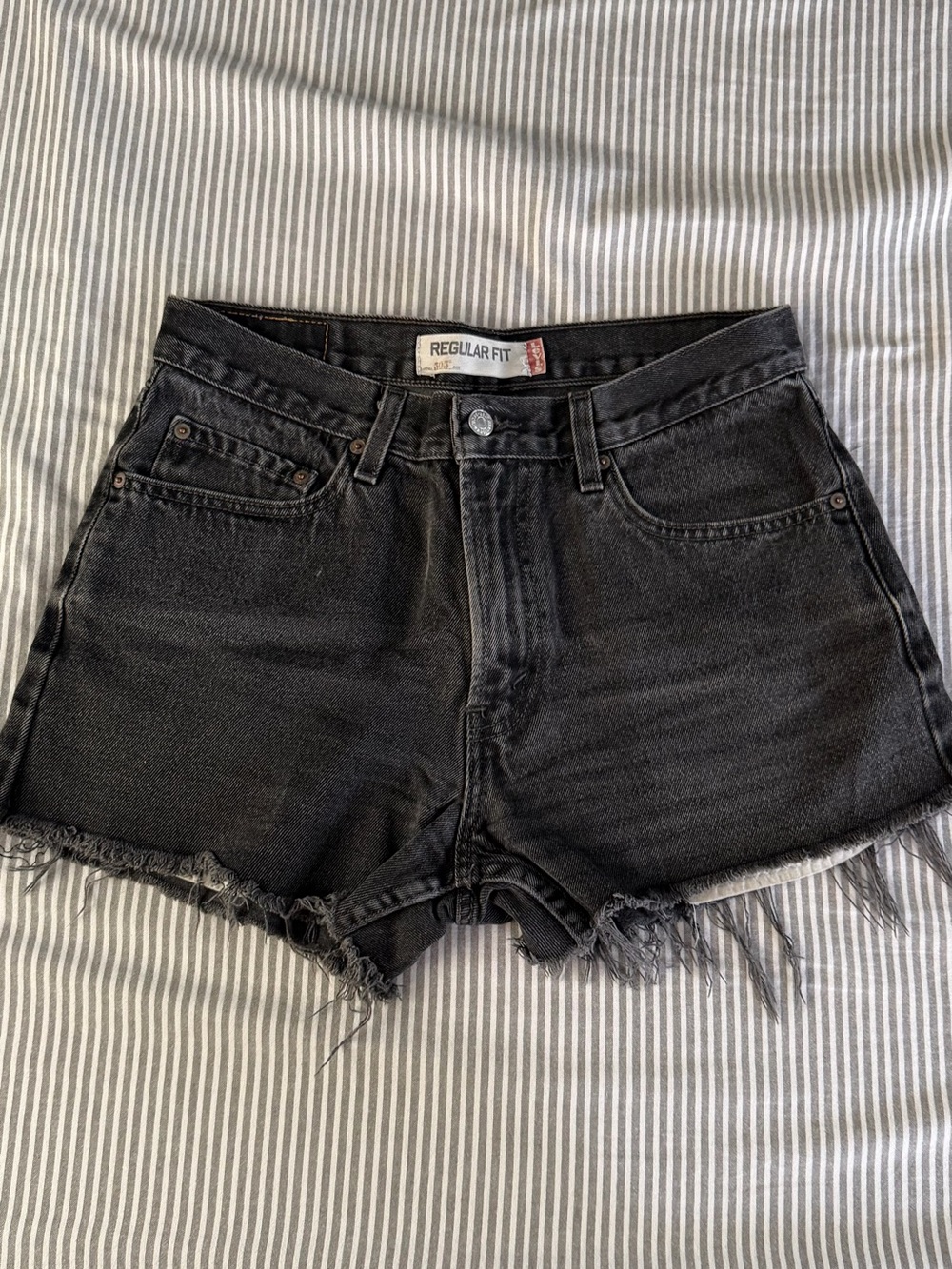 Levi's Women’s Cut-Off Jean Shorts Black Frayed Hem Originally Mens 505 32x32